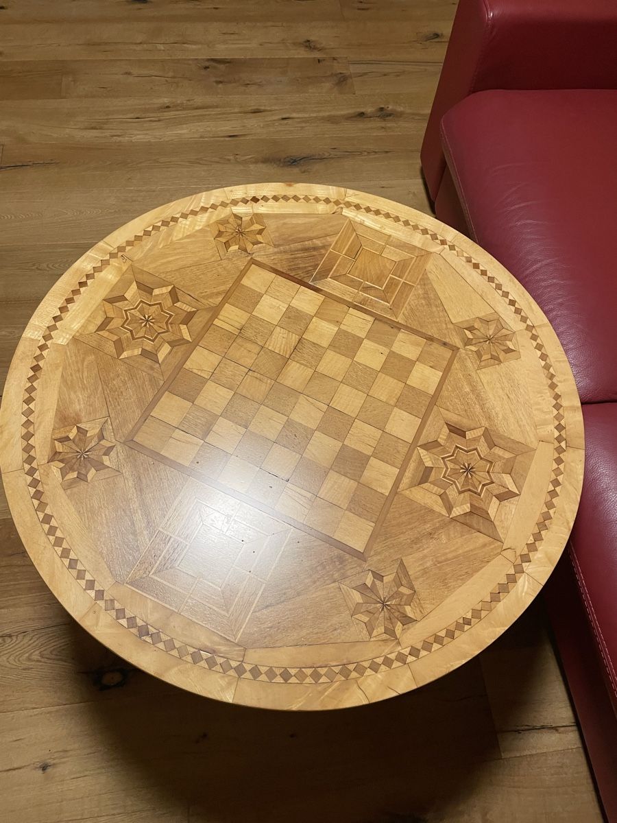 Tables: Runder Holztisch mit Schachbrettmuster - Ein Hingucker! – D'occasion à Ibach par Sunzis 5