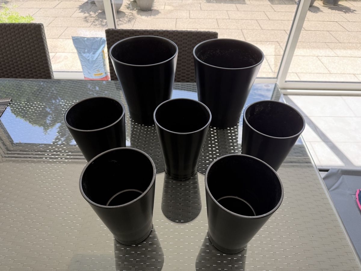 Ikea Vasi per fiori: 7 schwarze Pflanzentöpfe/Blumentöpfe – Usato da Gockhausen venduto da Dbielmann 1