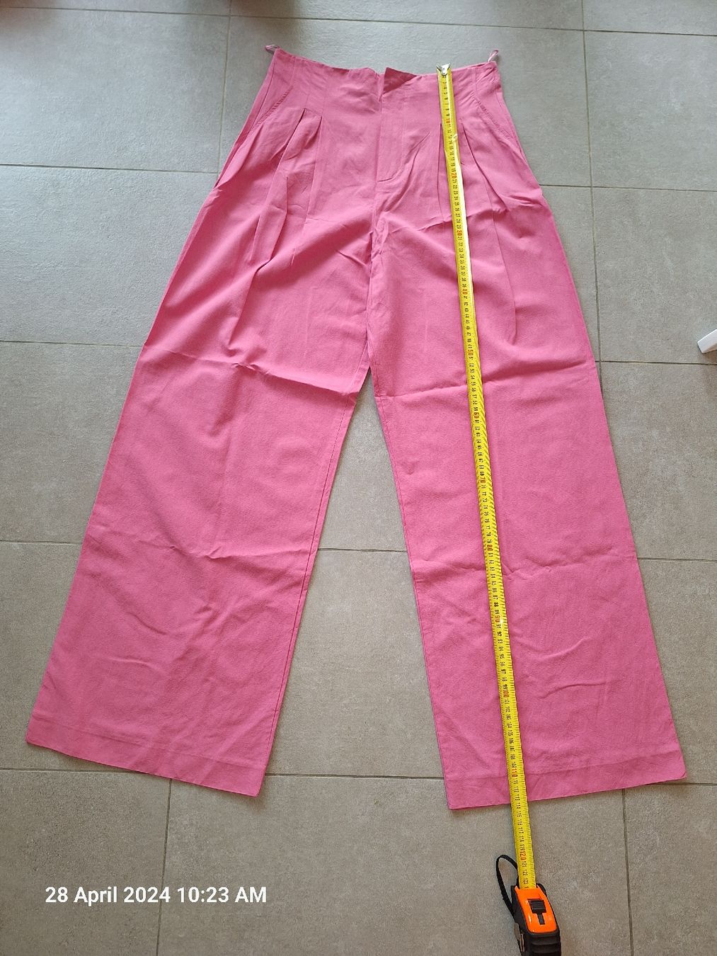 Zara Pantaloni: Zara hose M – Nuovo (secondo la descrizione) da Marin-Epagnier venduto da Natasa82