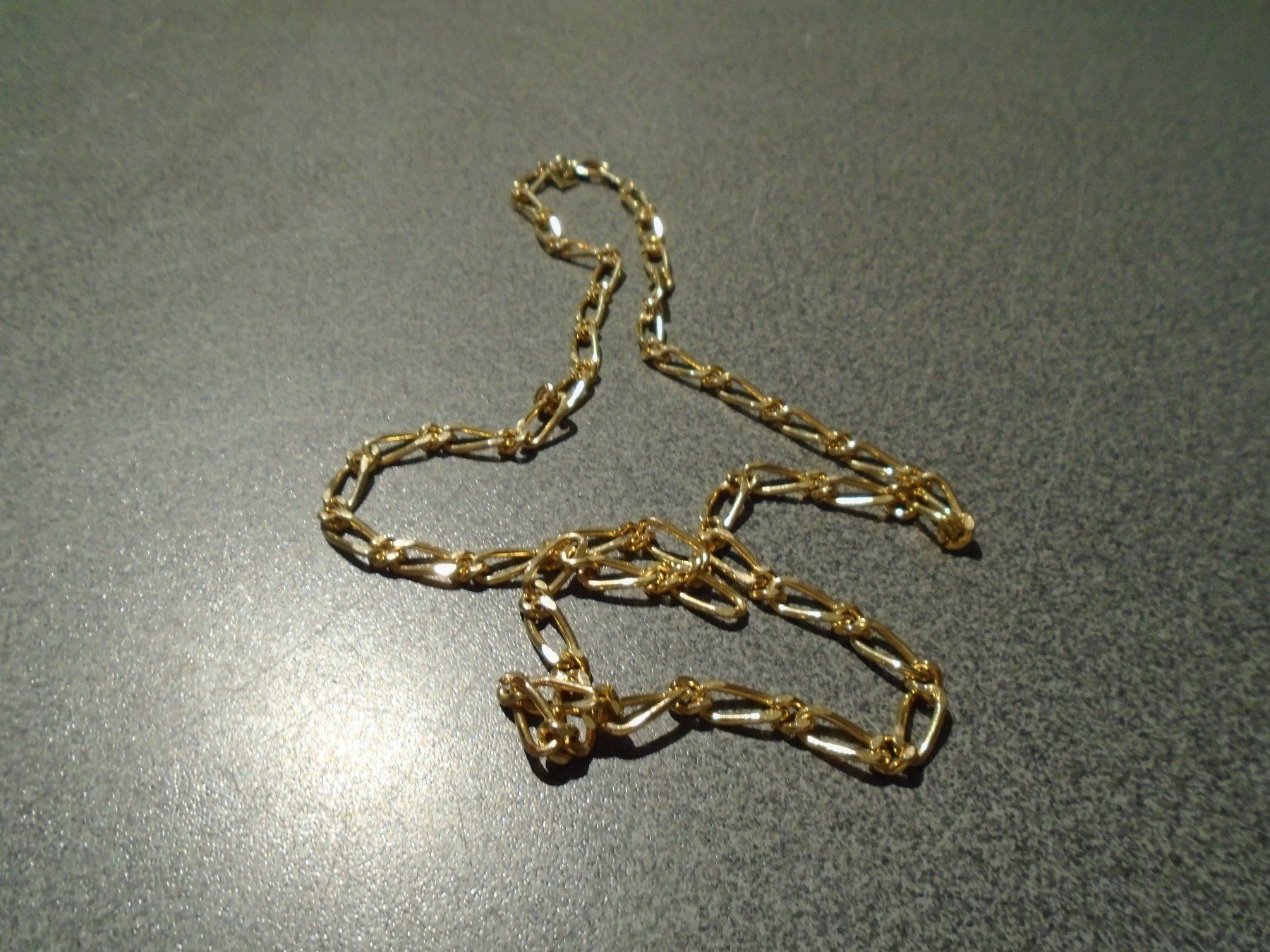 Catenine: Kette goldfarbig, grosse Glieder – Usato da Zürich venduto da abraxas1291