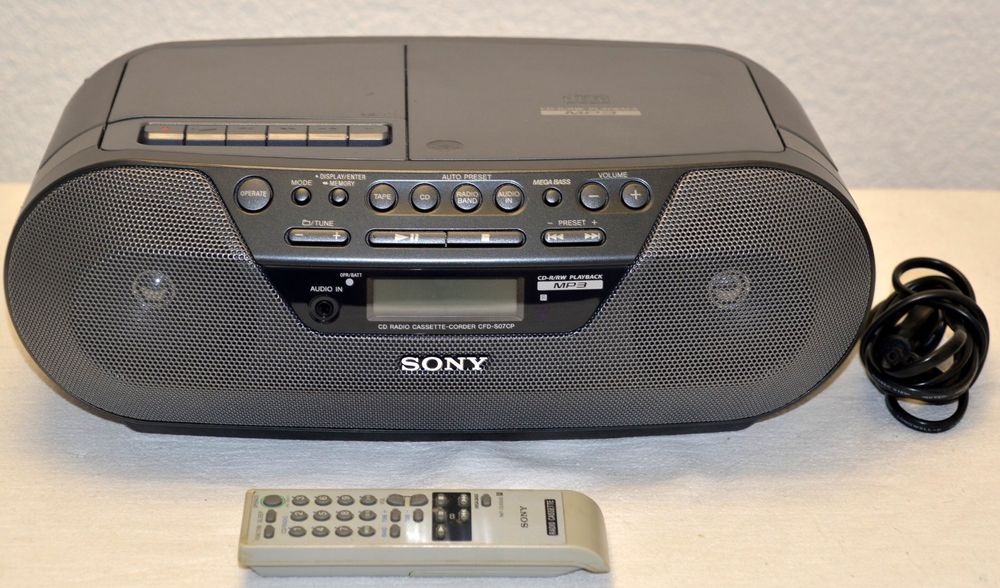 SONY CFD-5200L PORTABLE Stereo Boombox. CD, Cassette Recorder, AM/FM