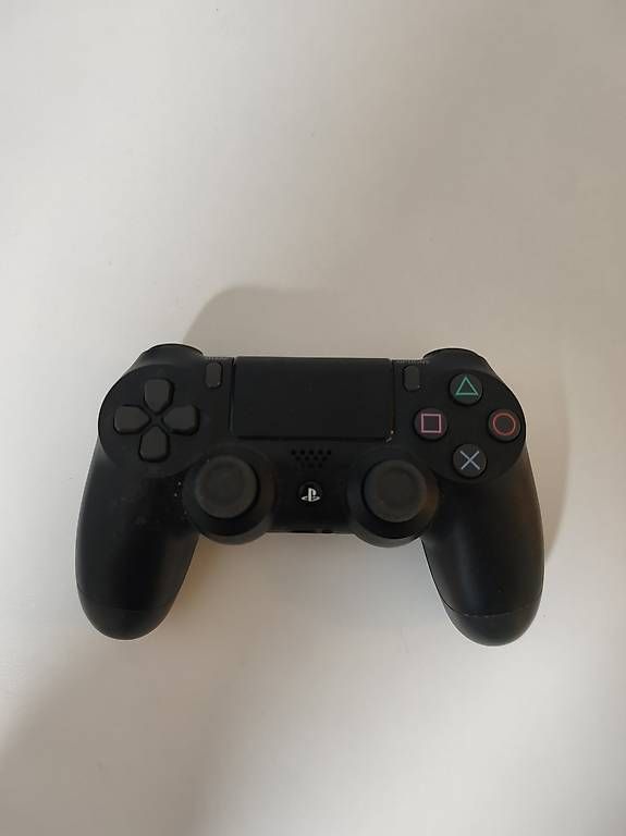 Consoles: PlayStation 4 Pro 1TB inkl. Controller und Standfuss – D'occasion à Olten par kil_7q8q 3