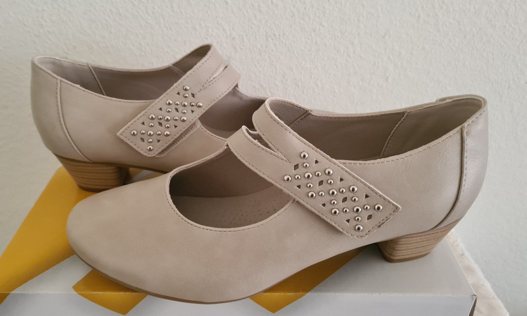 Damenschuhe: Pumps beige Grösse 38, neu – Neu und originalverpackt aus Winterthur von bibummi 6