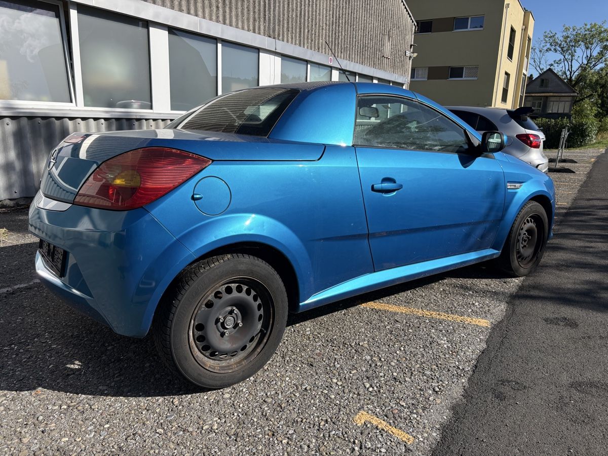 Opel Automobili: Opel Tigra TwinTop blau – Difettoso da lostorf venduto da Hramaj 2
