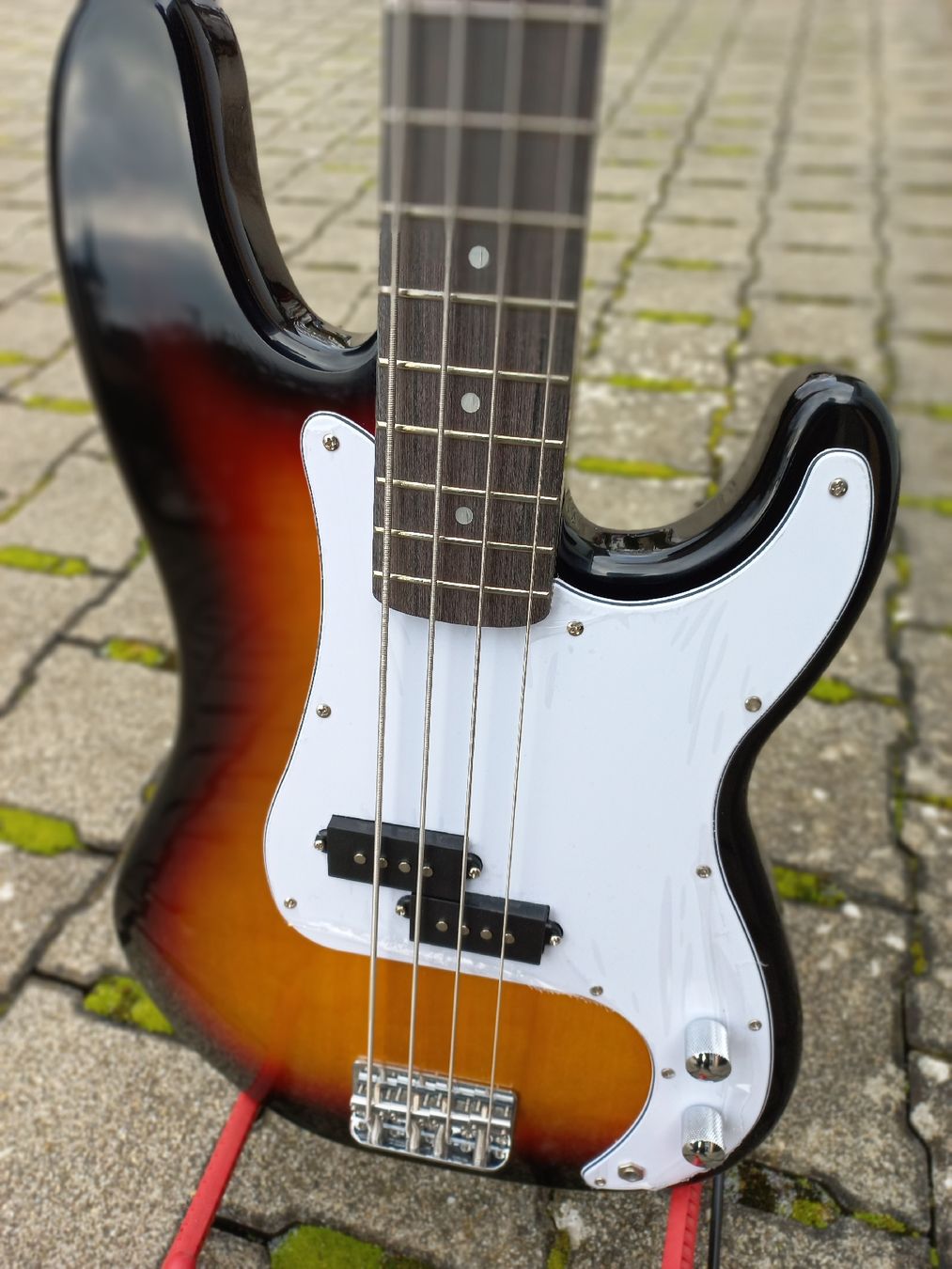 Strumenti musicali: Basgitarre mit Verstärker – Nuovo (secondo la descrizione) da Schaffhausen venduto da raj_f5dm 1