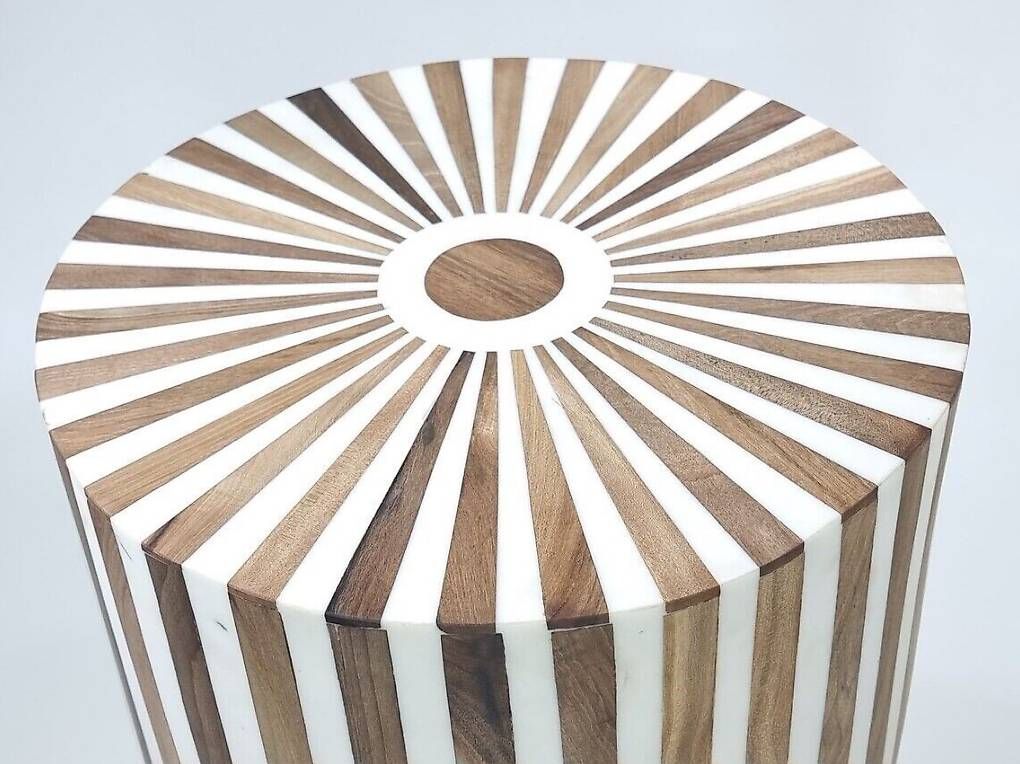 Tavoli: Table d'appoint marocaine en noyer, fabriquée à la main – Usato da Crans-Montana venduto da AtlasWoolWorks 3