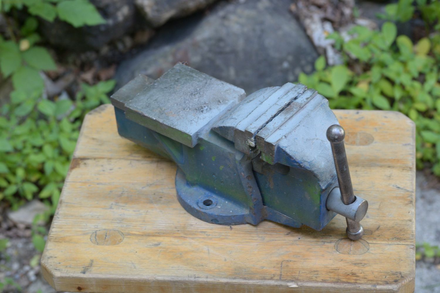 Tutti gli attrezzi: Schraubstock 10cm Backenbreite, 9.3kg – Usato da Lichtensteig venduto da dan_rj7z