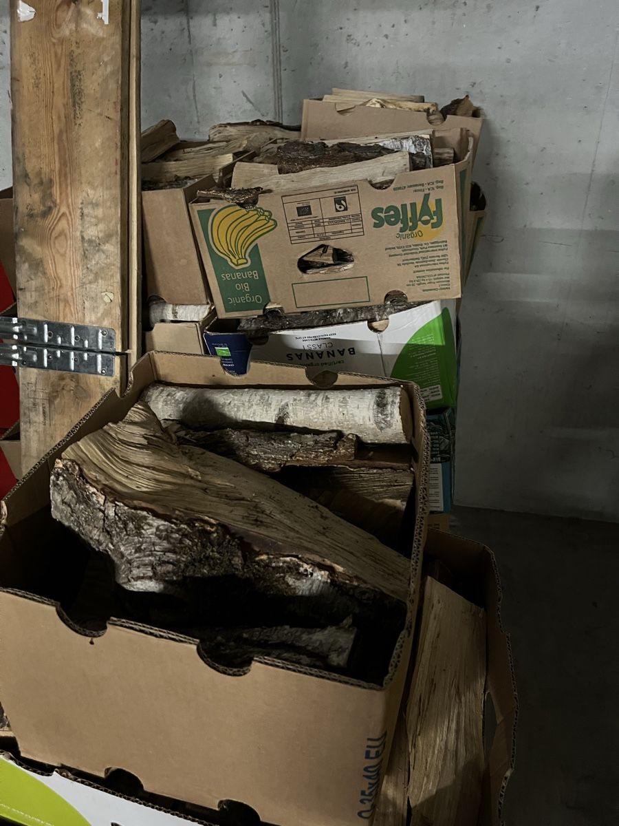 Articoli in legno: Brennholz  – Nuovo (secondo la descrizione) da Appenzell Eggerstanden venduto da julia_f04