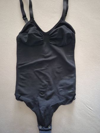 Schwarzer Body von Creamy Fabrics