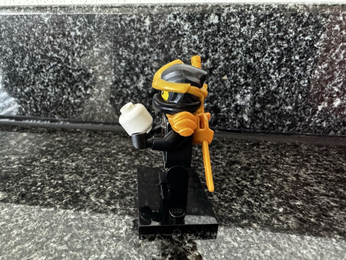Lego Statuette: LEGO - Ninjago - Minifigur - Cole – Nuovo (secondo la descrizione) da Wetzikon ZH venduto da thayreen 1