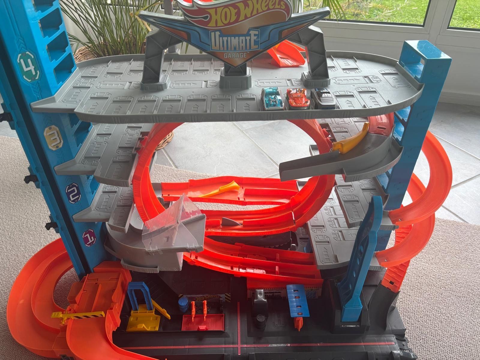 Hot Wheels Spielzeuge: Hotwheels Garage (Bahn) – Gebraucht aus Dürrenroth von a.d.s 3