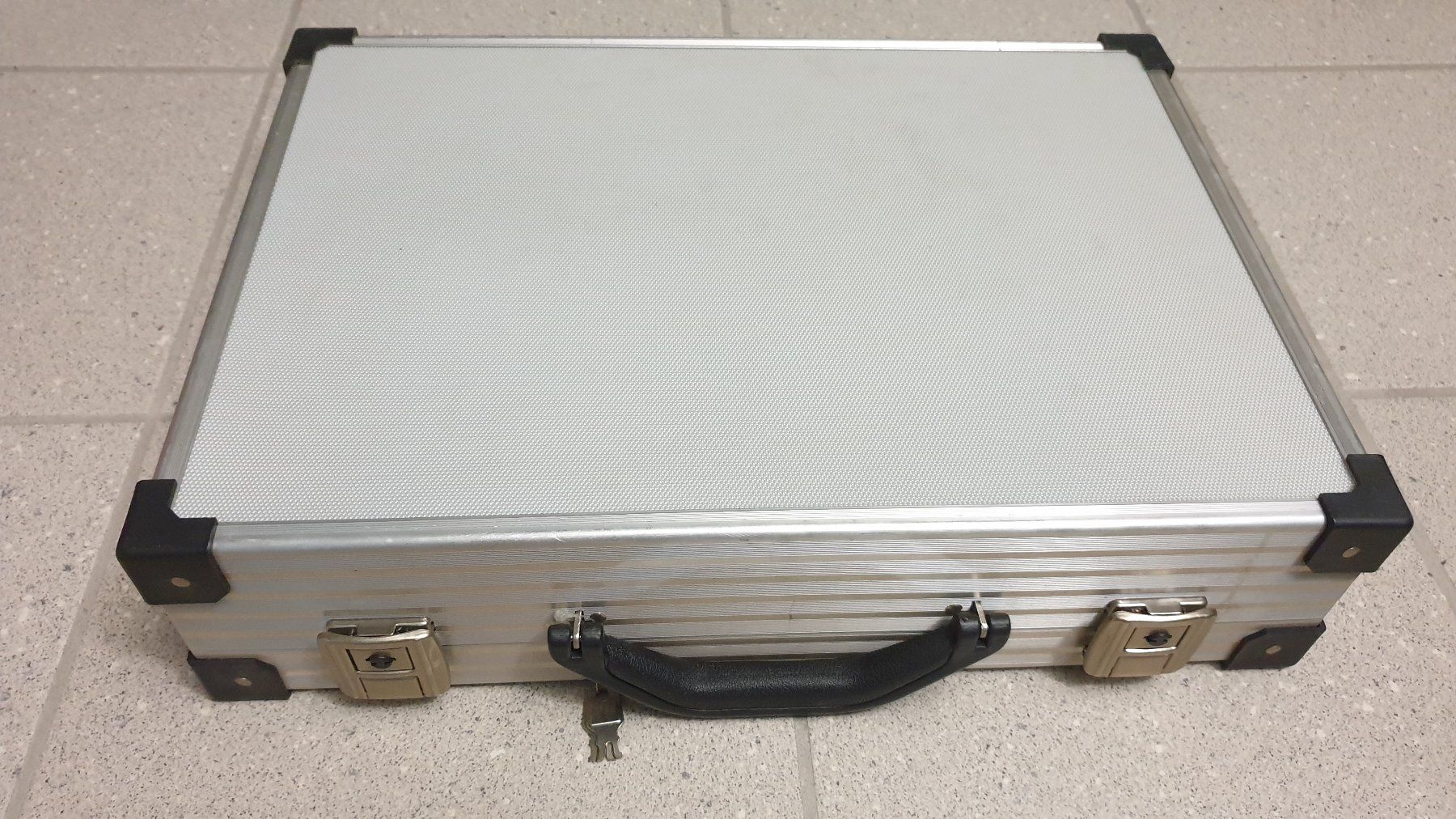 Reisekoffer: Aluminiumkoffer – Gebraucht aus Stäfa von Supertramp73 1
