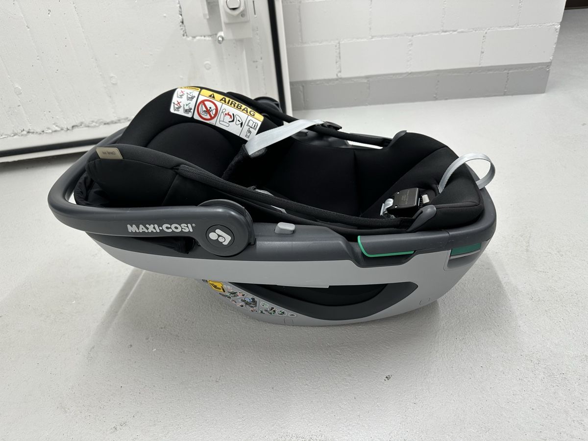 Maxi-Cosi Sièges auto: Maxi-Cosi Babyschale Coral 360 – D'occasion à Pfäffikon ZH par Zwifelinho 1