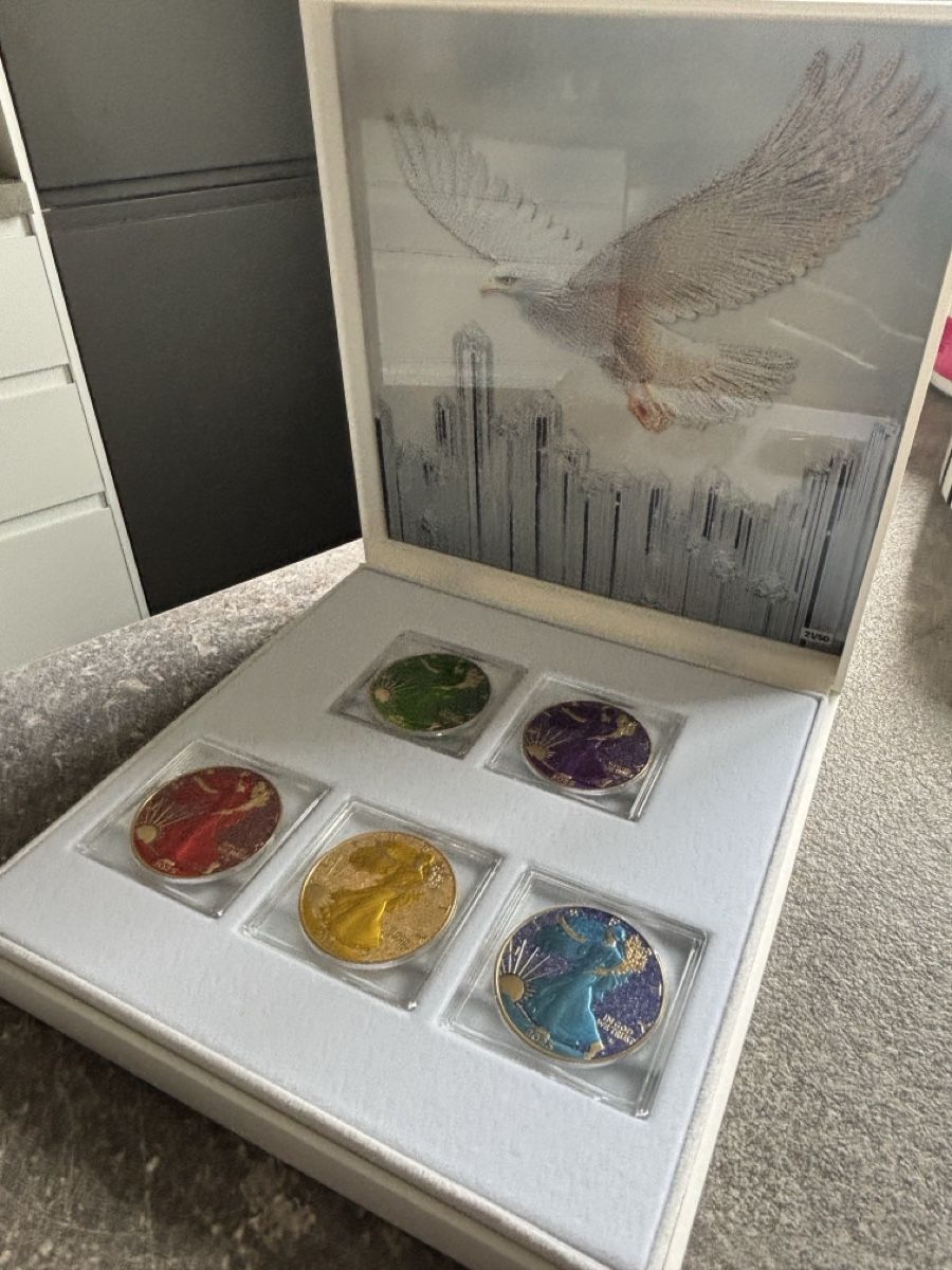 Tutti le monete: American Eagle Edelstein Silber-Set 2025 – Nuovo e nell'imballaggio originale da Saxon venduto da Goes2124