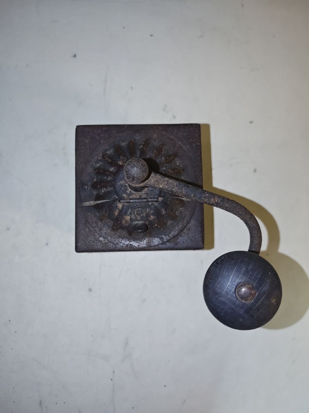 Elettrodomestici da cucina: Kaffee oder Pfeffermühle, 1900er. Antik. (nov523) – Usato da Künten venduto da Schnaepplihuus 2