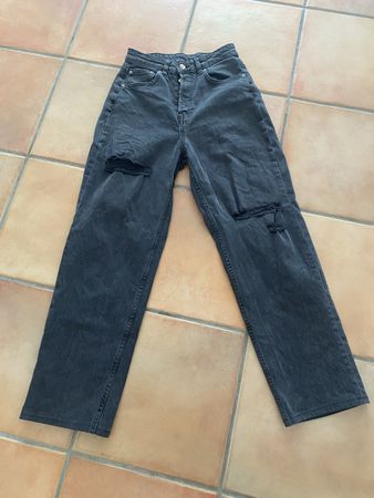 Jeans mit Löchern, schwarz, Gr. 34