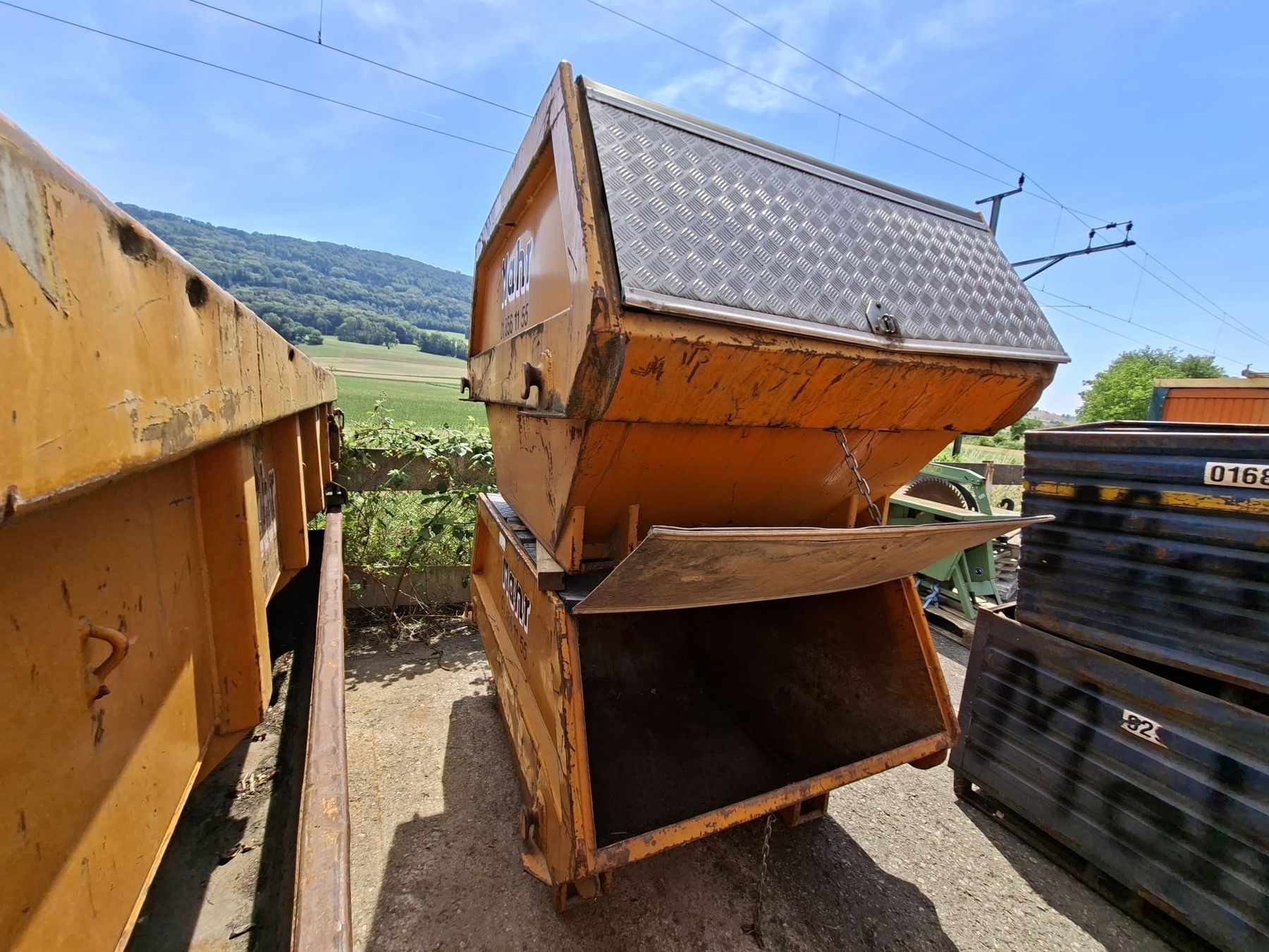 Contenitori edile: 2x Welaki - Deckelmulde 3 m3 – Usato da Schöfflisdorf venduto da locobennito 1