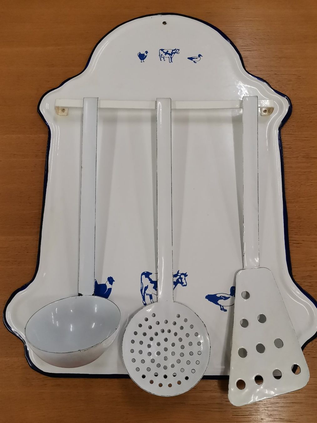 Tutte le decorazioni: EMAIL Löffelblech im Landhausstil 4teilig – Usato da Suhr venduto da Brocki-Suhr