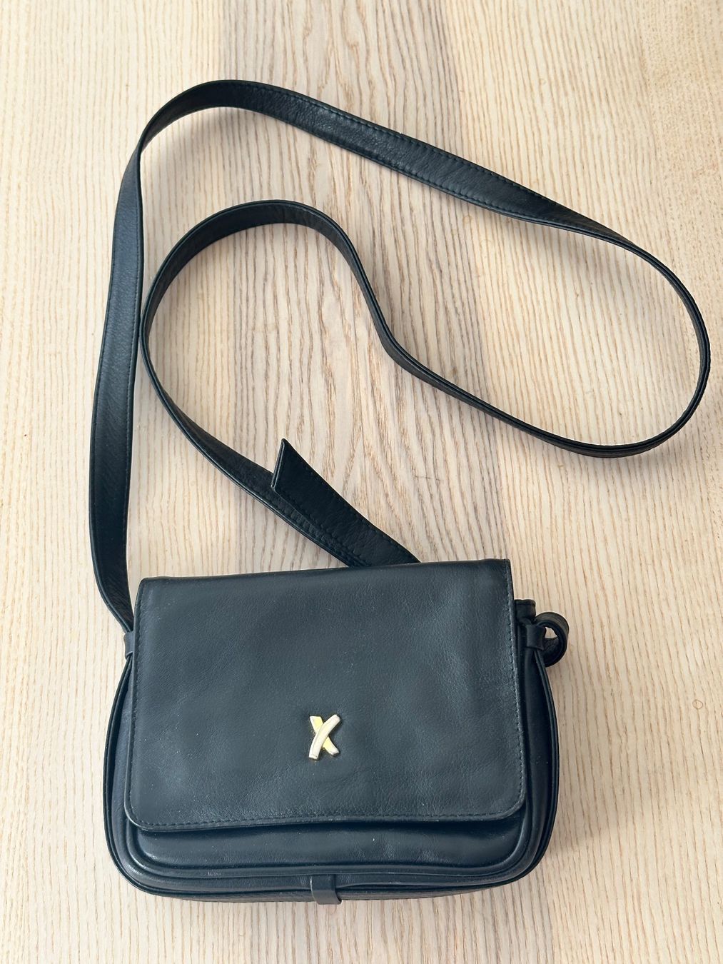 Taschen für Damen: Schwarze Ledertasche von Paloma Picasso – Gebraucht aus Onex von Joliechose6