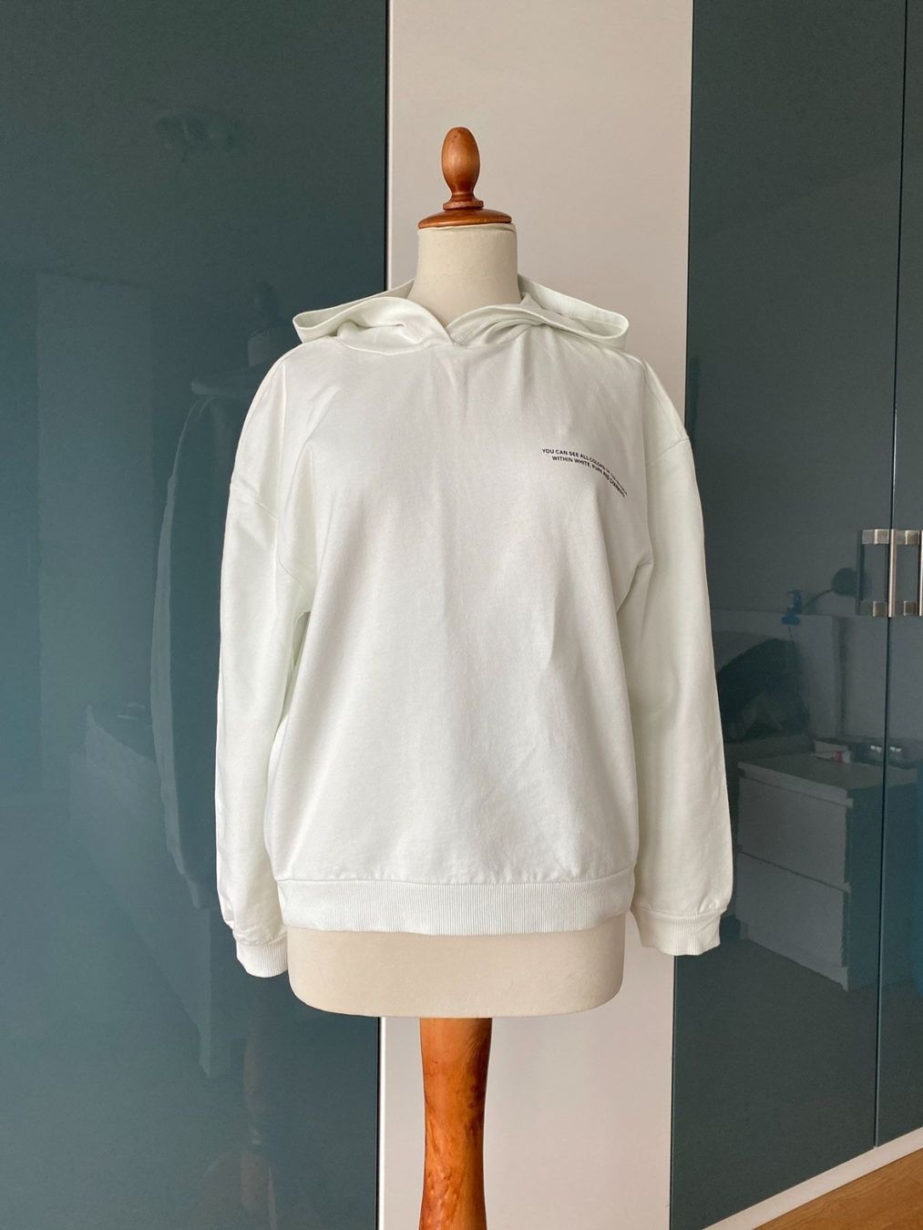 Pullover & Sweatshirts: Pullover offwhite Defacto M – Gebraucht aus Duebendorf von Alexandertreyer
