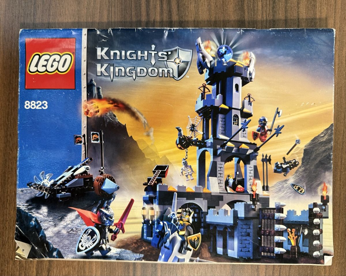 Lego Kit di costruzioni: Lego 8823 – Usato da Châtelaine venduto da jas_9wnr