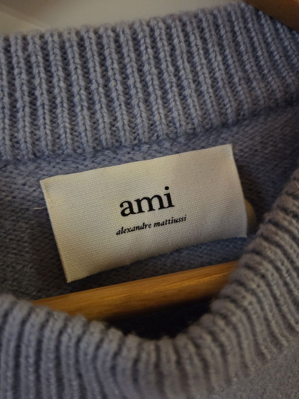 Maglioni & Felpe: Ami Paris Pullover hellblau Grösse S guter Zustand – Usato da Lenzburg venduto da superwinter 1
