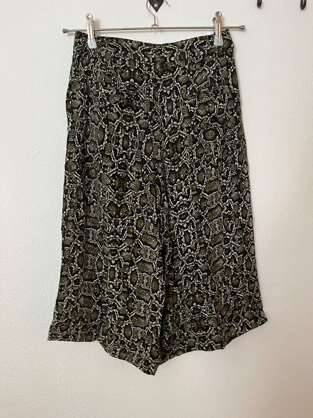 Hosen: Jupe culotte léopard Essentiel Antwerp – Gebraucht aus Cully von FranVey 1