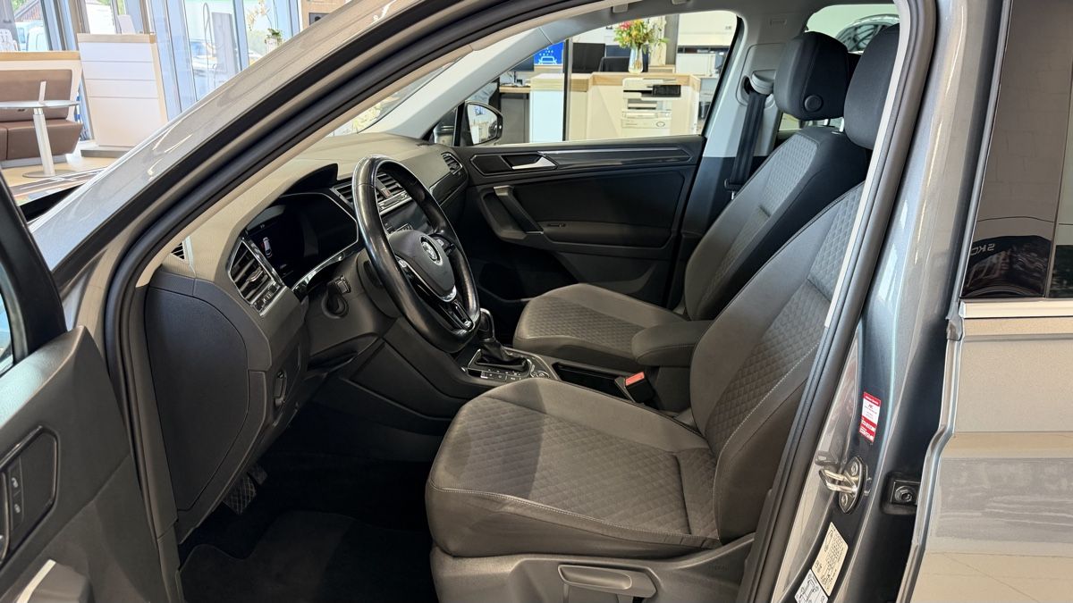 VW Automobili: VW Tiguan Benzin 4x4 – Usato da Näfels venduto da thr_5r5m 6