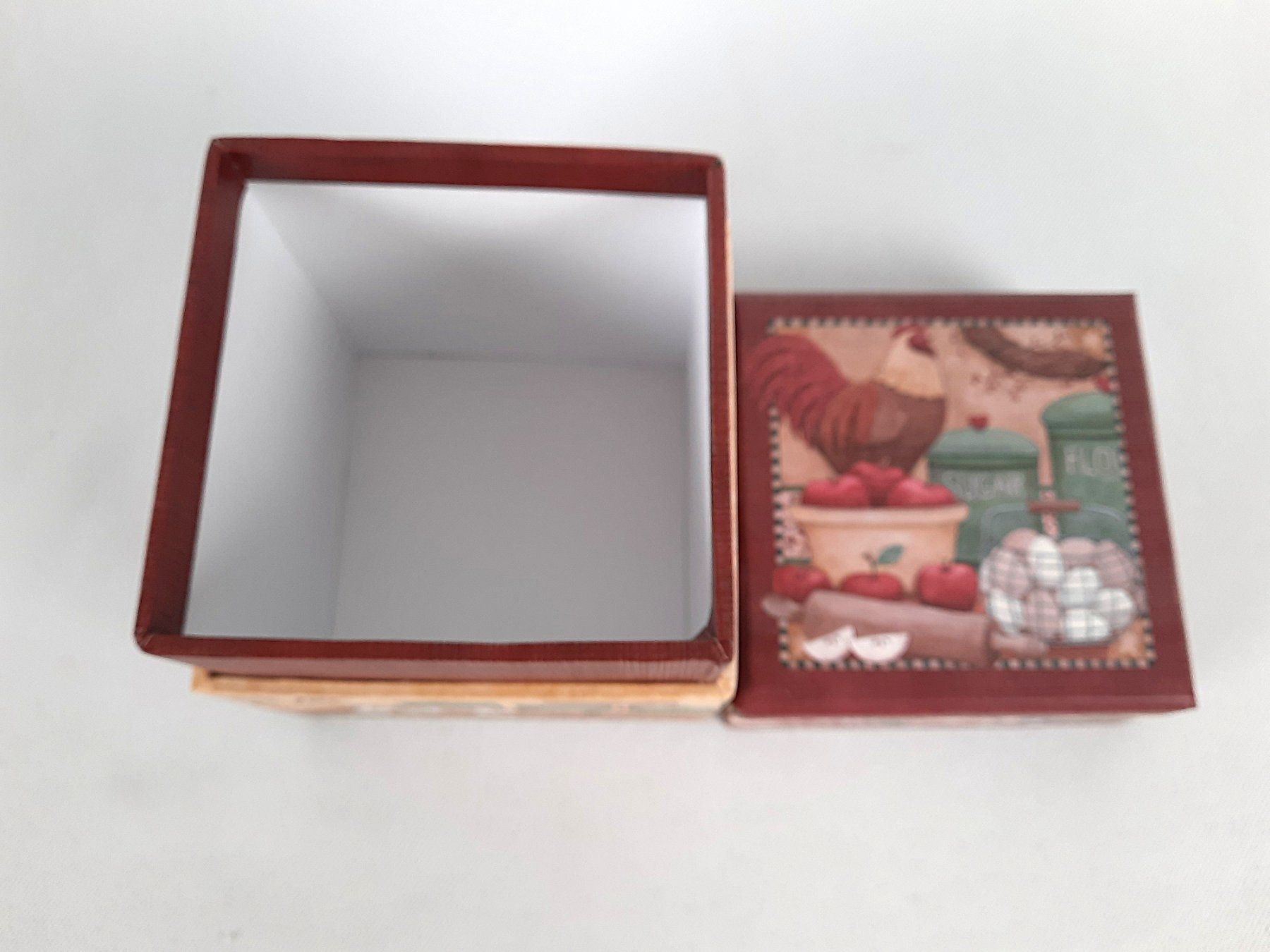 Contenitori & Simili: Herzige vintage Karton Box – Usato da Beinwil am See venduto da Restwert_Beinwil 1