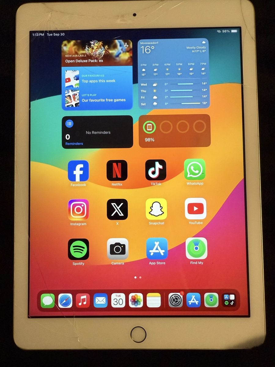 Apple Tablet PC: iPad 6th Gen, 32 GB – Usato da Moosseedorf venduto da ram_c65w 4