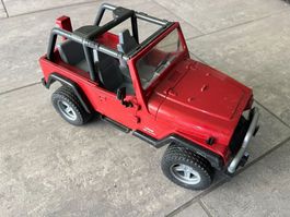 SPIELZEUG    JEEP       Z.B.  FÜR  SANDKASTEN