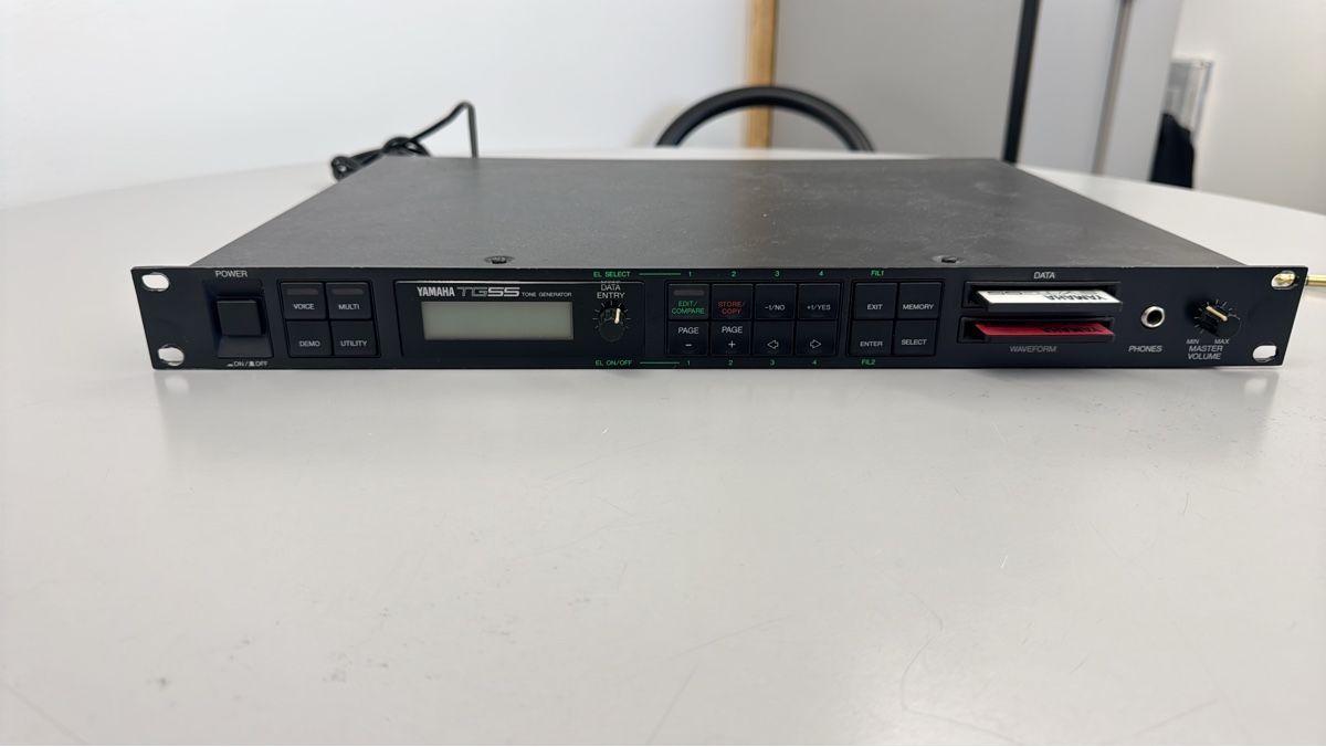 Yamaha Instruments de musique: Yamaha TG55 Synthesizer Modul – D'occasion à Urdorf par Studerpa