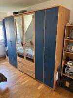 Kleiderschrank, 3-teilig, Schubladen müssen repariert werden