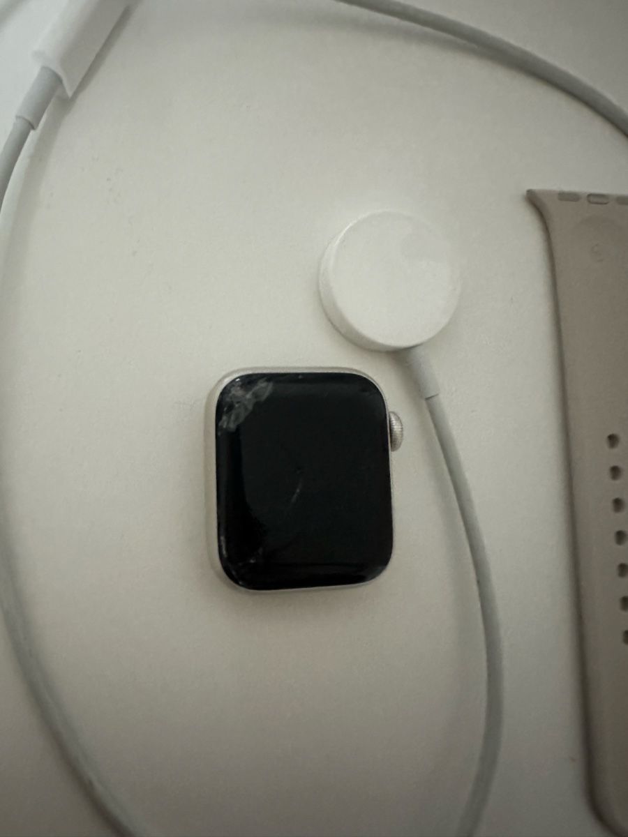 Apple Smartwatch: Apple Watch SE – Defekt aus Basel von ronjalg 1