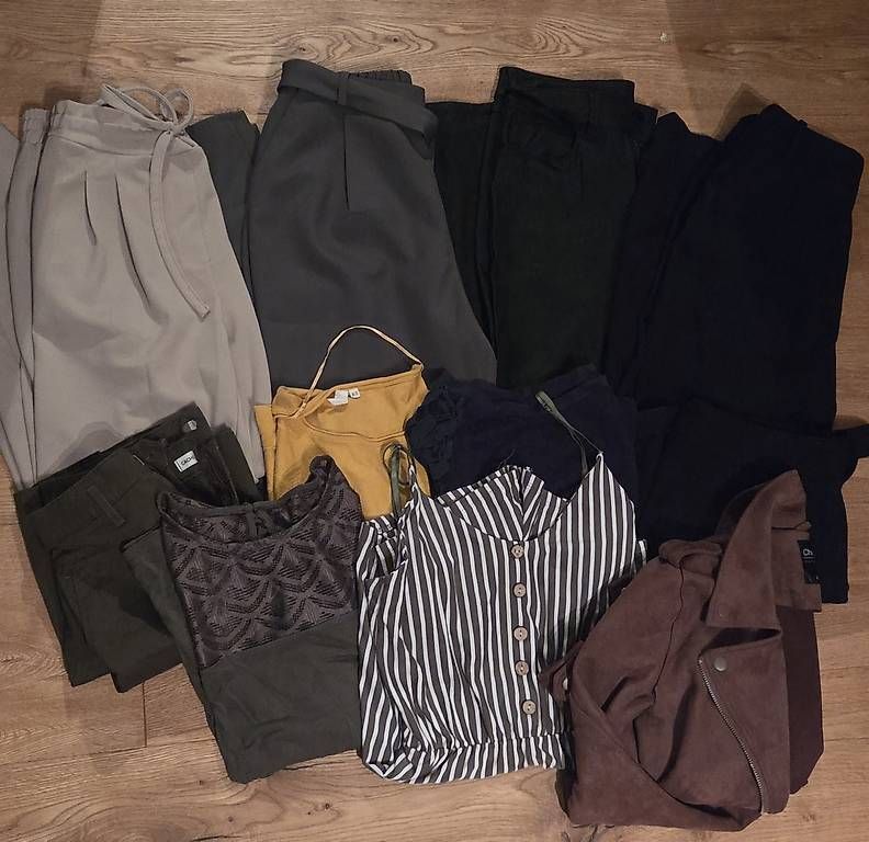Kleiderpakete: Kleiderpaket Damen S  – Gebraucht aus Rothenbrunnen von Kunz.Mirjam