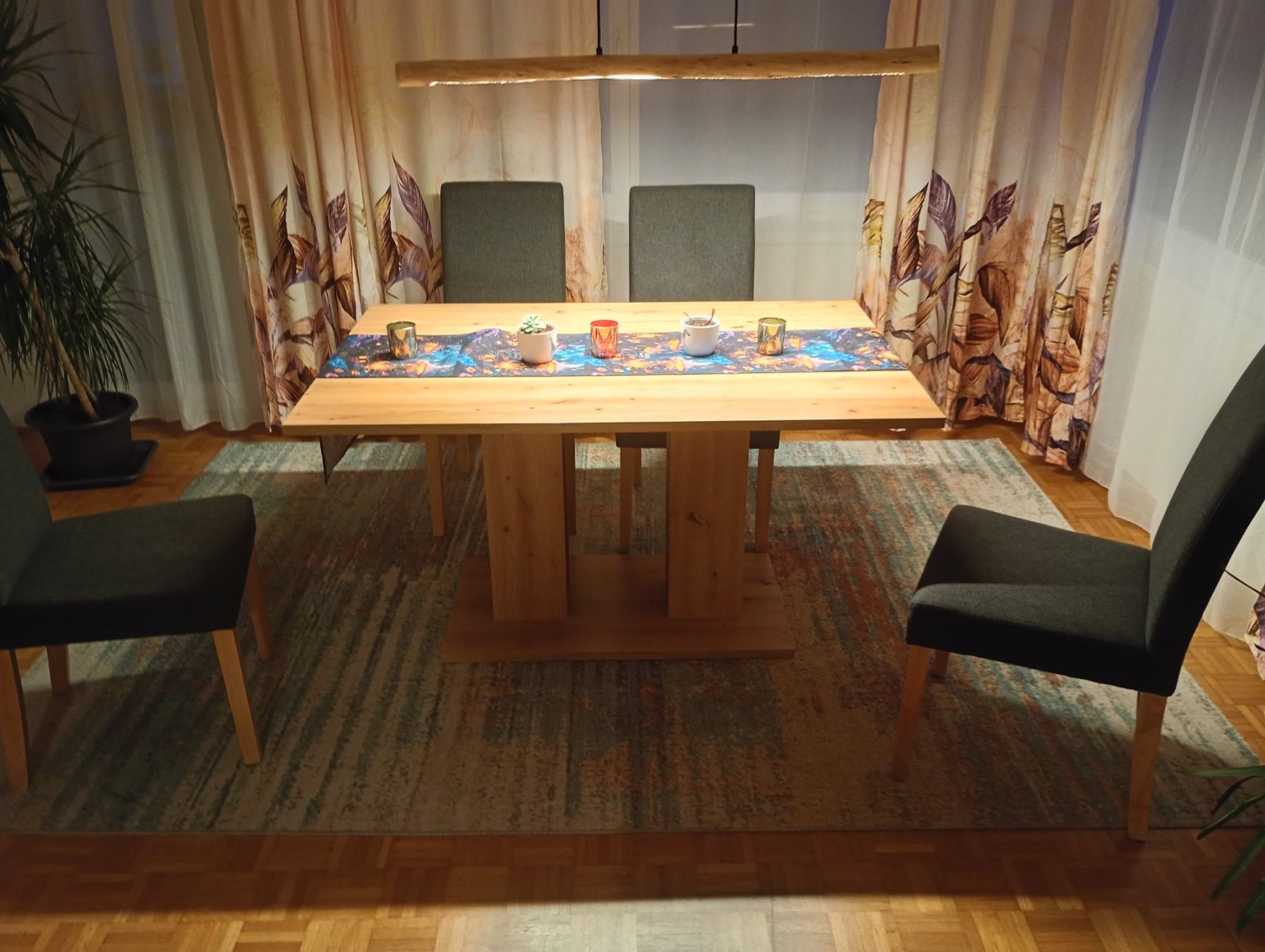 Set di tavolo e panche: Tisch mit 6 Stühlen – Usato da Sursee venduto da Manalium 3