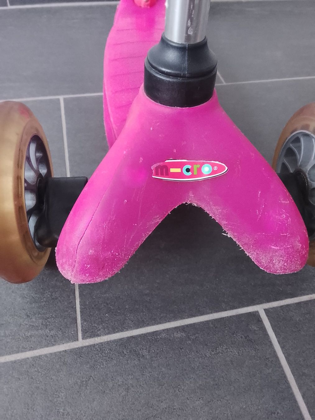 Micro Kickboard: Mini Micro Scooter pink – Usato da St. Gallen venduto da Fluros 2