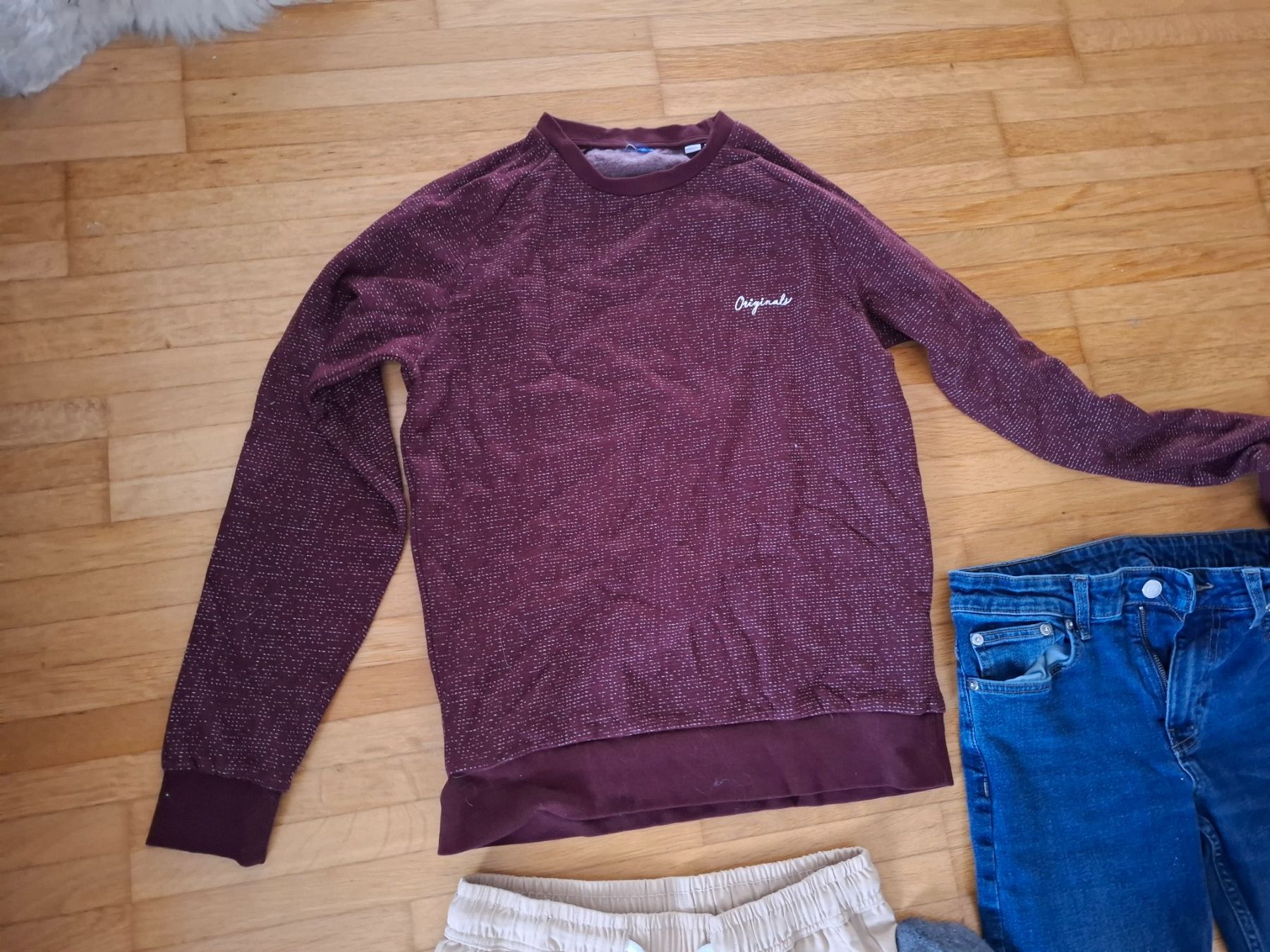 Lotti di vestiti: Kleidersammlung (originals Pullover!) – Usato da Zizers venduto da Sawyer15 3