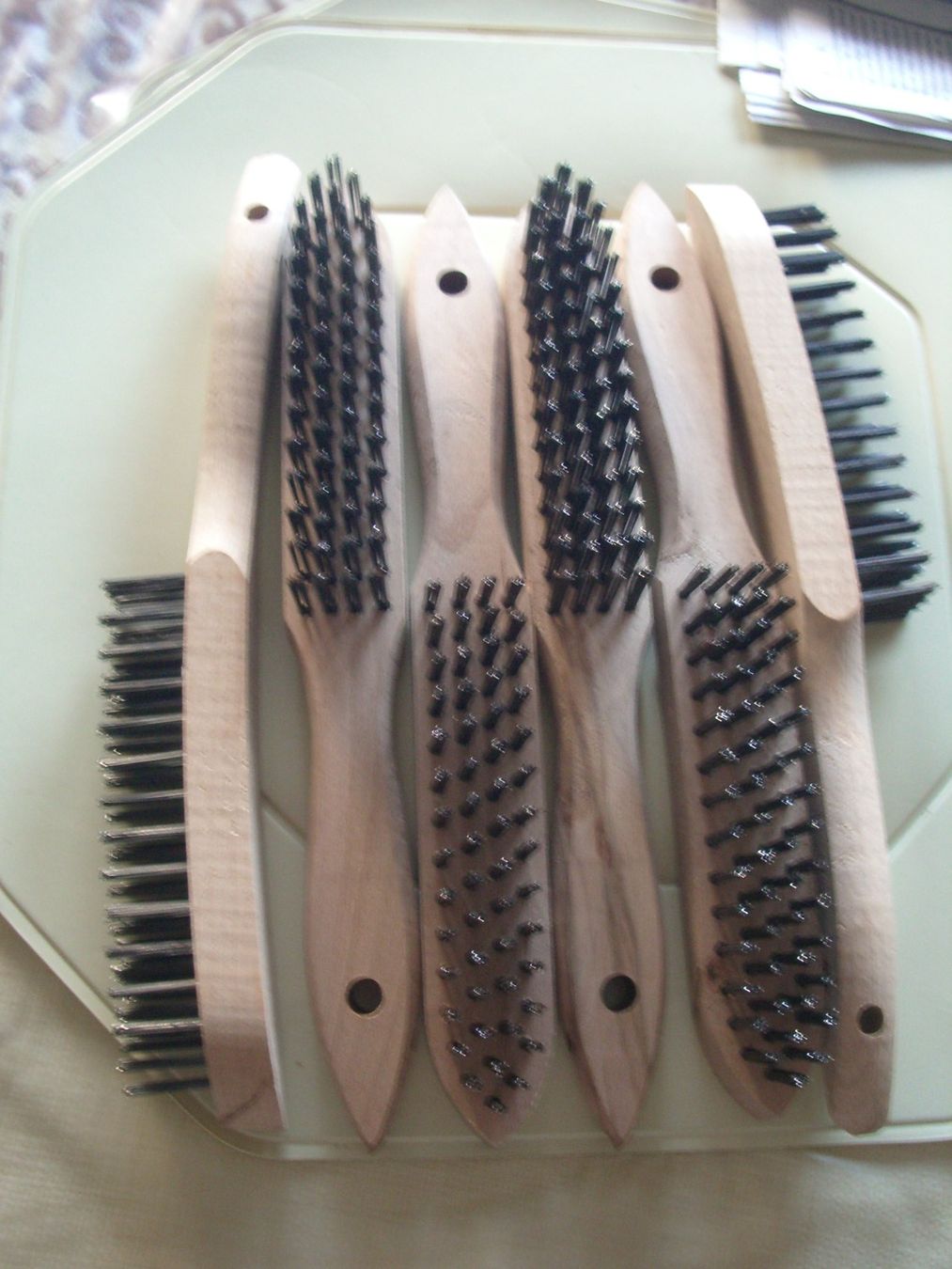 Tutti gli attrezzi: Bürsten Set 6 Stk Drahtbürsten Holzgriff neu – Nuovo e nell'imballaggio originale da Glattfelden venduto da kuh_96mm 1