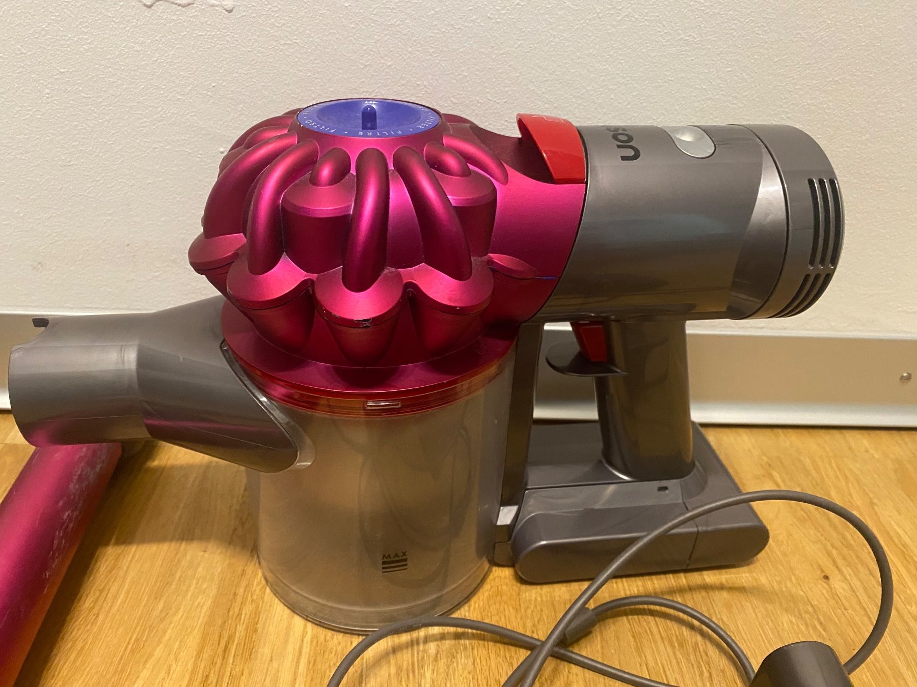 Dyson Staubsauger & Zubehör: Dyson V7 motorhead - Staubsauger – Defekt aus Rotkreuz von  2