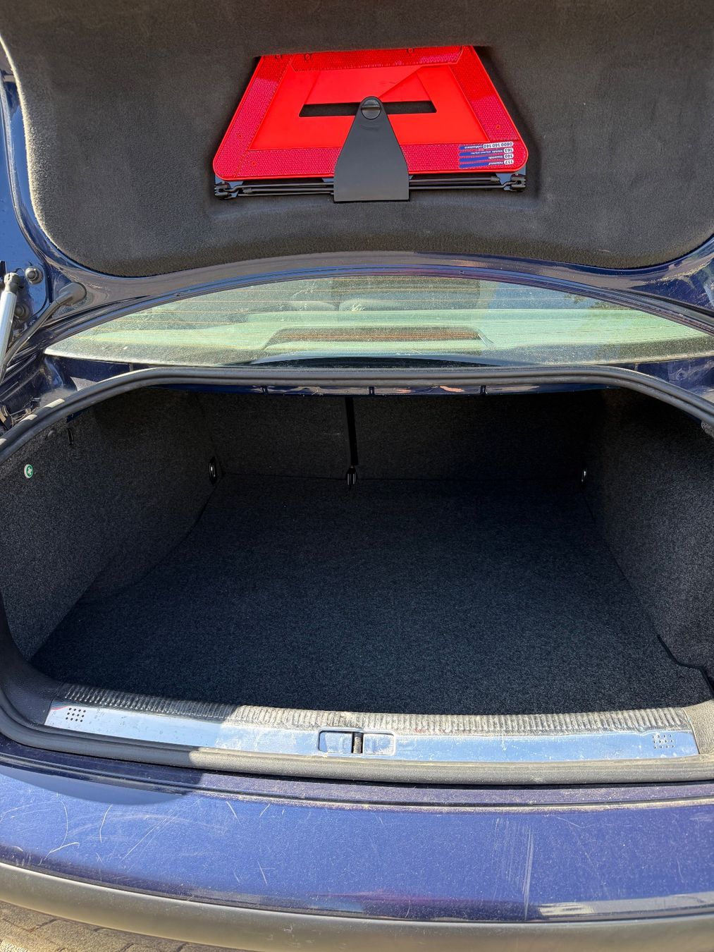 VW Automobili: VW Passat V5 Limousine dunkelblau – Usato da möhlin venduto da platzsimo 7