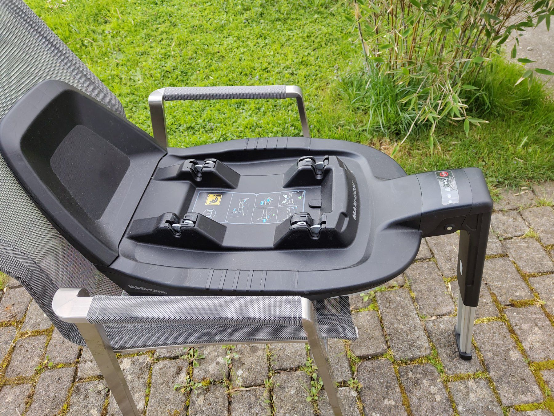 Maxi-Cosi Seggiolini per auto: Maxi-Cosi Babyschale Basisstation – Usato da St.Peterzell venduto da alterego1000