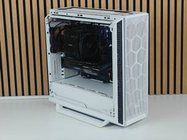 Gaming PC (Ryzen 7 7800X3D + 32GB + 1TB + RX 7800 XT 16GB)