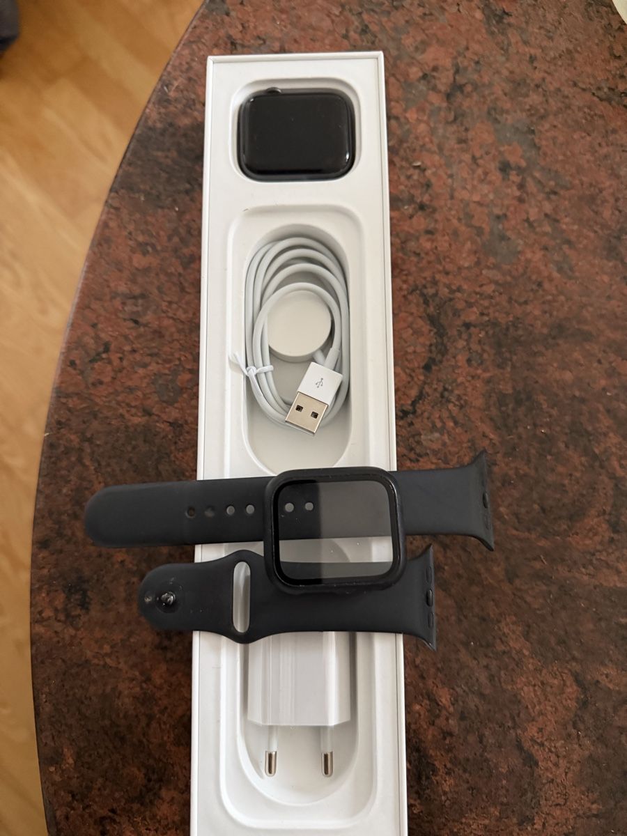 Apple Smartwatch: Apple watch 5.  44 mm – Usato da Schattdorf venduto da Kofi57