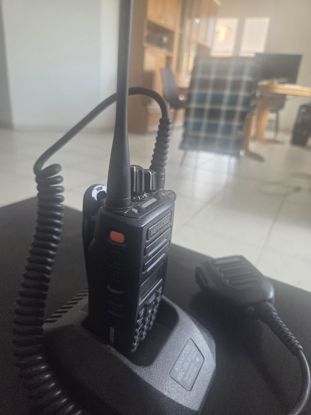 Kenwood Radiocomunicazione: Funkgerät Kenwood NX3300E – Usato da Hägglingen venduto da Tm_II_674