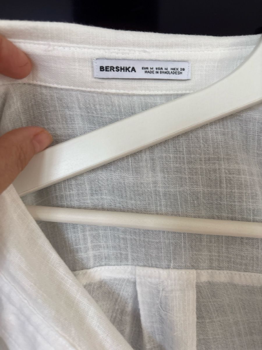 Bershka Camicette: Camicetta bianca corta in lino da donna, taglia M, perfetta  – Usato da Birsfelden venduto da lombardiA 3