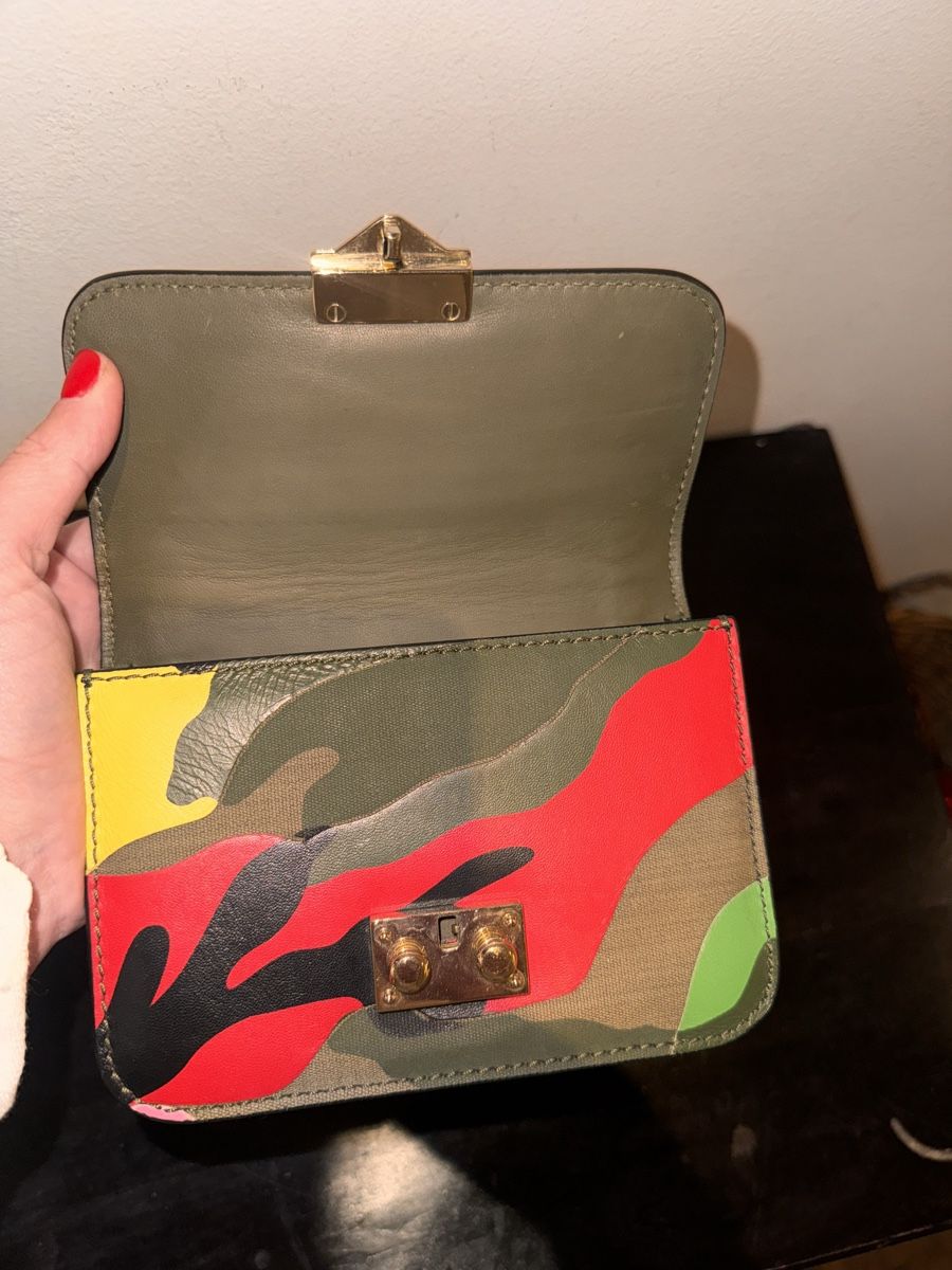 Taschen für Damen: Valentino Rockstud Camouflage Tasche Limited Ed. – Gebraucht aus Regensdorf von mery26 5