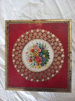 Blechdose quadratisch mit Blumenmotiv gebrauchter Zustand