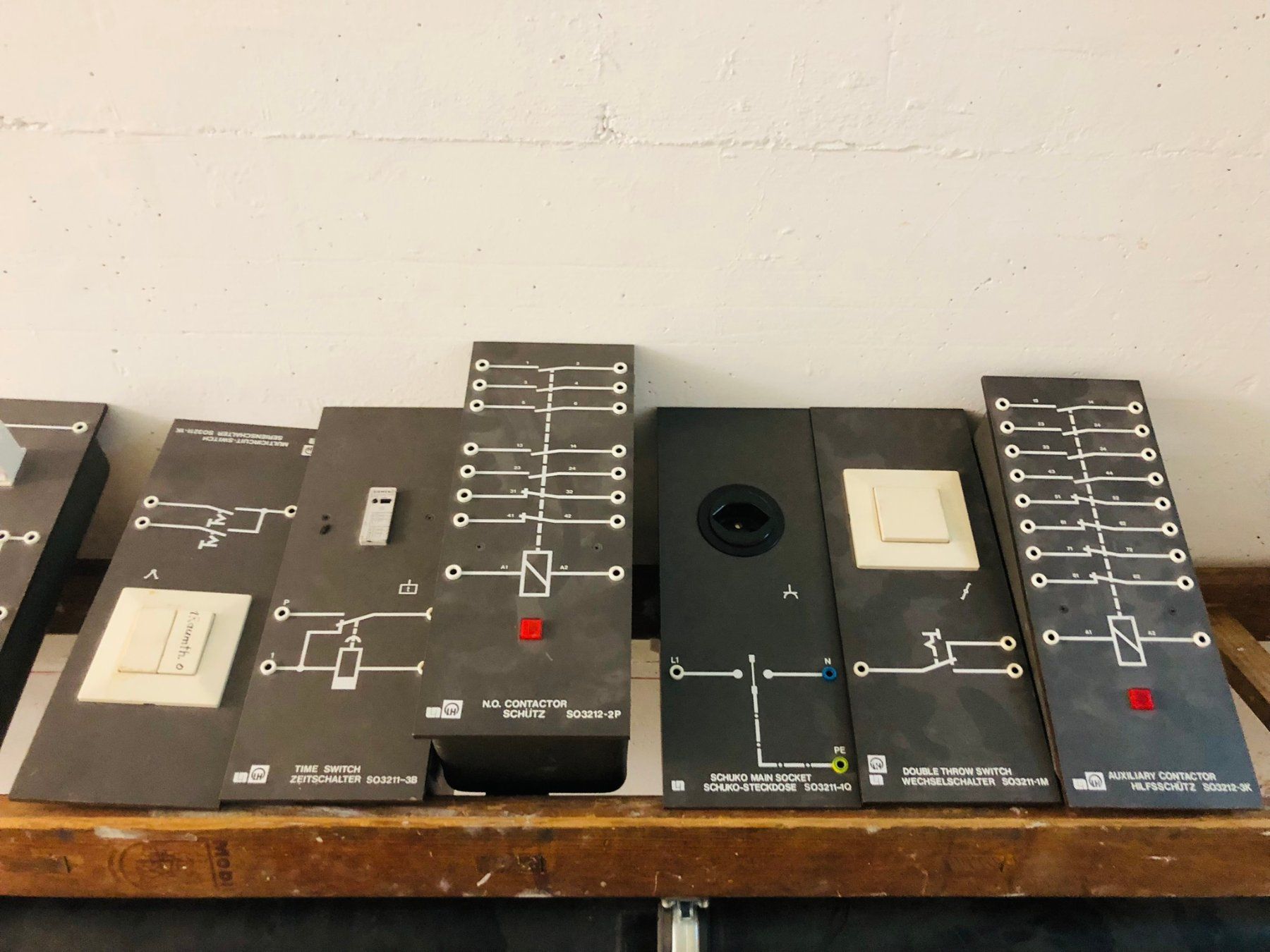 Alimentazione elettrica: Elektrotechnik Elektriker Lernmodule Demo-Objekte – Usato da Hinterkappelen venduto da atomschnee 6