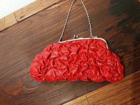 Coole Clutch aus Leder für den Abend